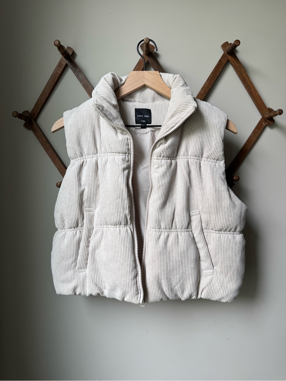 Love Tree Cream Corduroy Puffer Vest Size Large